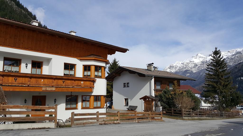 Hotel Saegehof Neustift im Stubaital Esterno foto